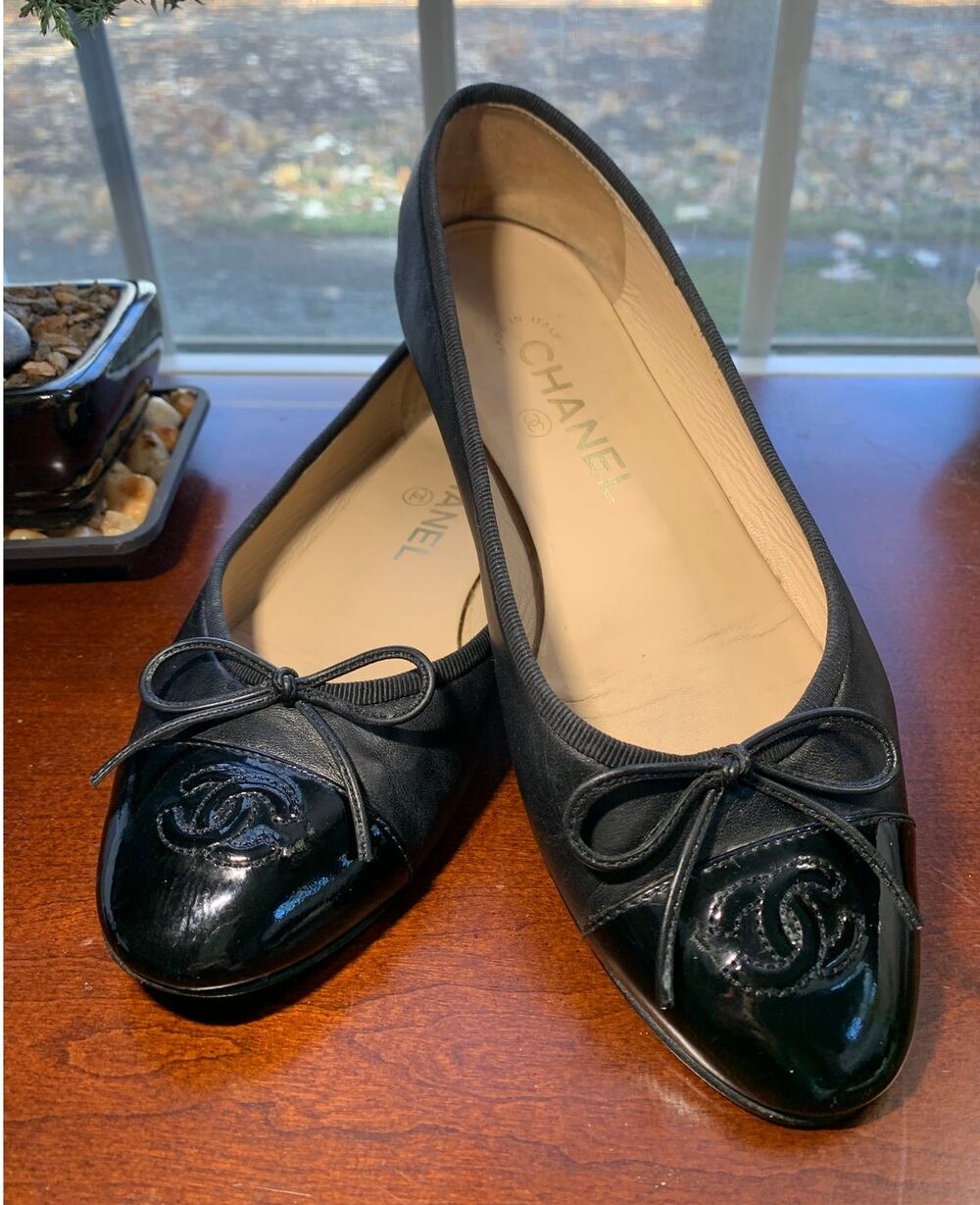 Authentic Chanel Lambskin Leather Ballet Flats 36.5 Black CC Bow Patent Cap Toe